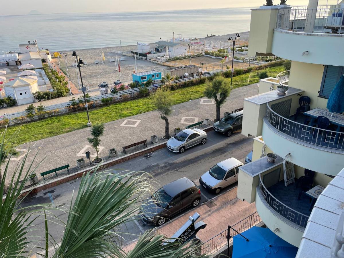 La Baia Di Ulisse Villa Venetico Exterior foto